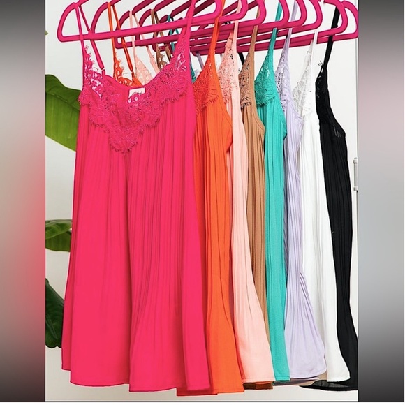 🆕🌿🤍BIBI: WHITE Front Lace Detailed Pleated Chiffon Top SMALL - Picture 1 of 13